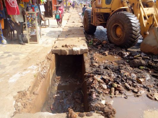 Flood Alert : Anambra Govt Embarks On Desilting Of Drainages