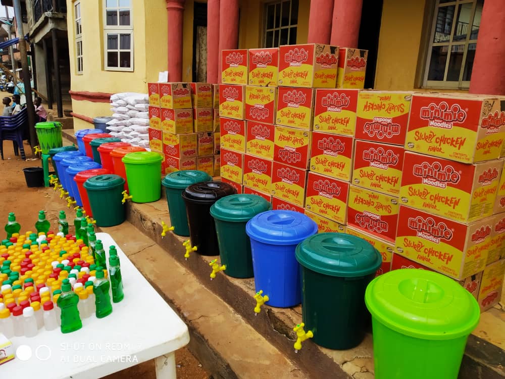 COVID 19 : Anambra Lawmaker Udoba Distributes Food, Preventive Materials To Anambra West
