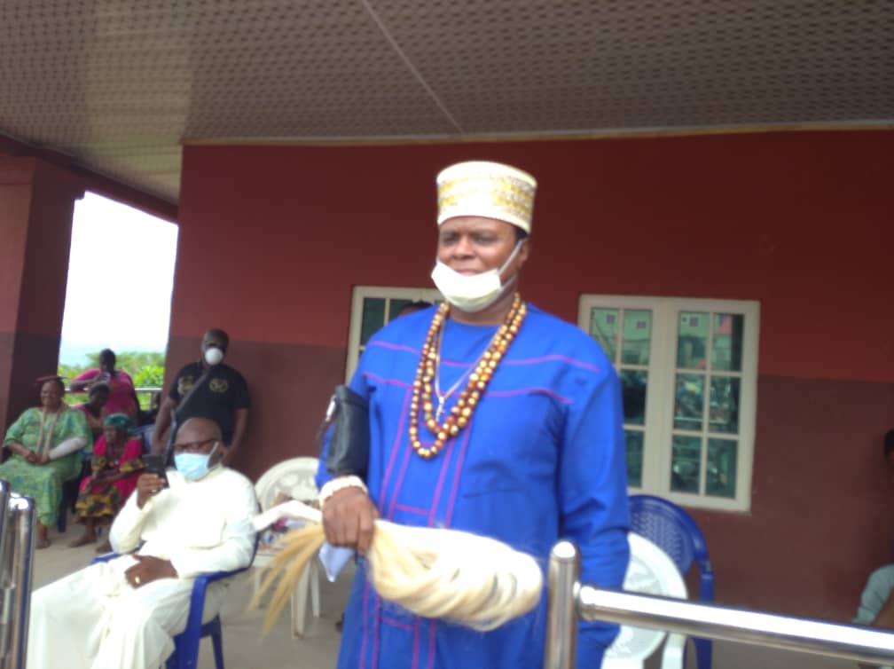 Igwe Agbala Distributes Food items To Over 500 Indigent Persons In Uke  Community, Idemili North Council Area