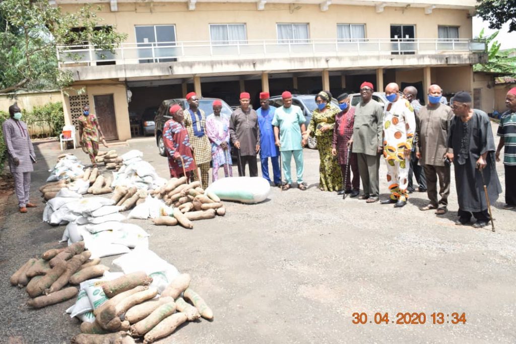 FCET Umunze Donates Relief Materials To Host Community