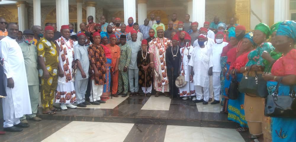 Nanka Community Passes Vote Of Confidence On Obiano, Traditional Ruler Igwe Ezeilo