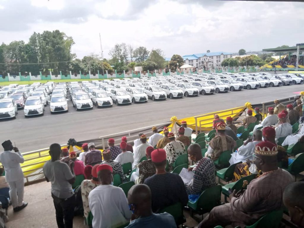 Stakeholders React To Presentation Of  Vehicles To Anambra Traditional Rulers By Obiano