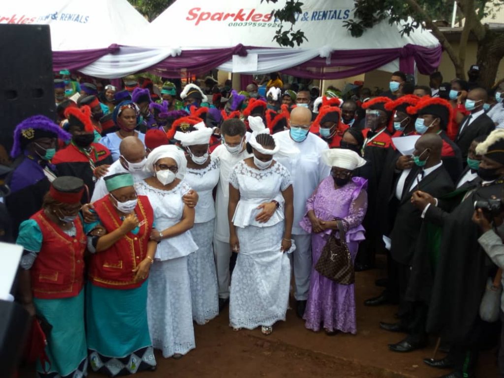 Chimamanda’s Father Adichie Laid To Rest At Abba, Njikoka Council Area