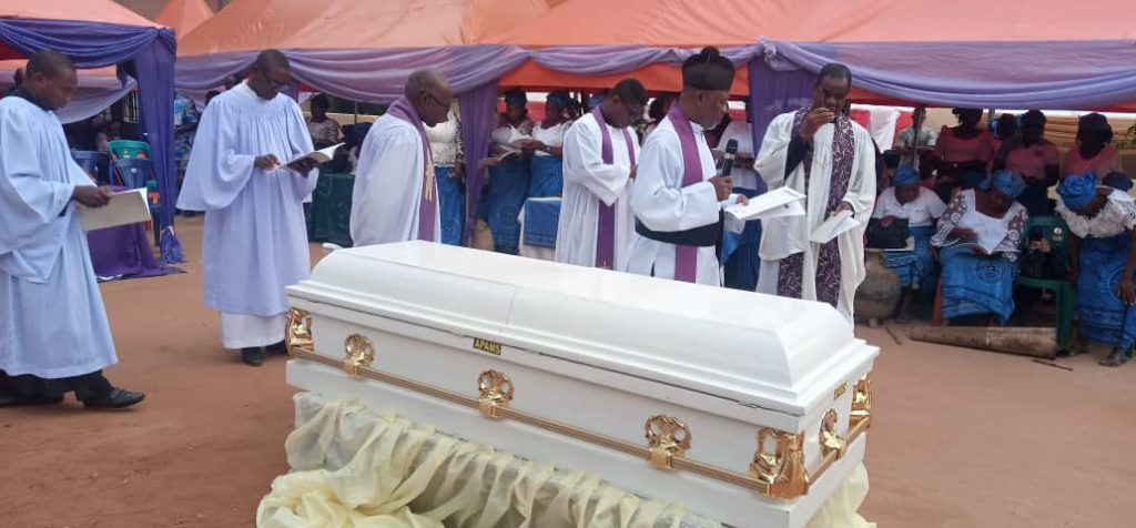 Ezinne Josephine Igweze Laid To Rest At Awkuzu, Oyi Council Area 