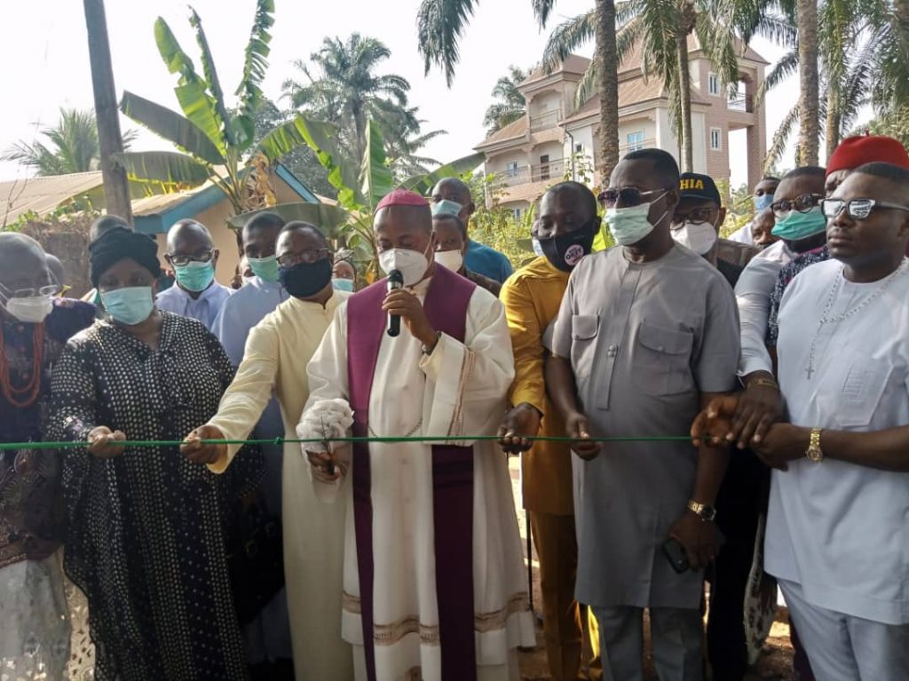 Omenugha Donates Water, Solar Light Project To Nnobi Community