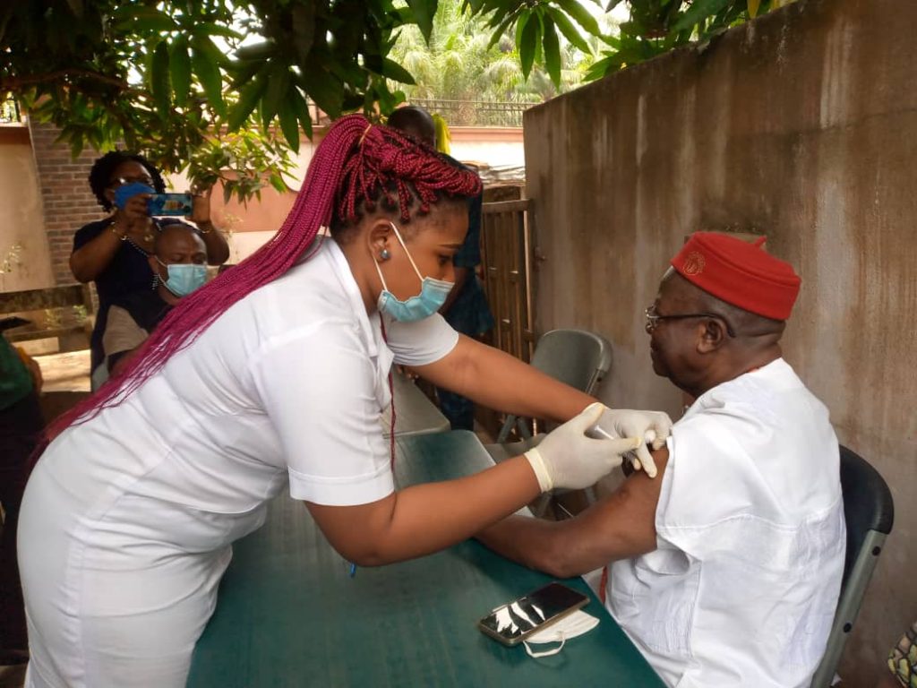 Traditional Ruler Of Enugwu -Ukwu Igwe Ekpe, PG Ozonkwuaku  Others Receive COVID -19 Vaccination