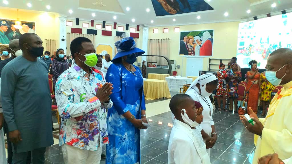 Gov Obiano Mark’s Easter With Holy Mass As Two Of His Children Recieve First Holy Communion