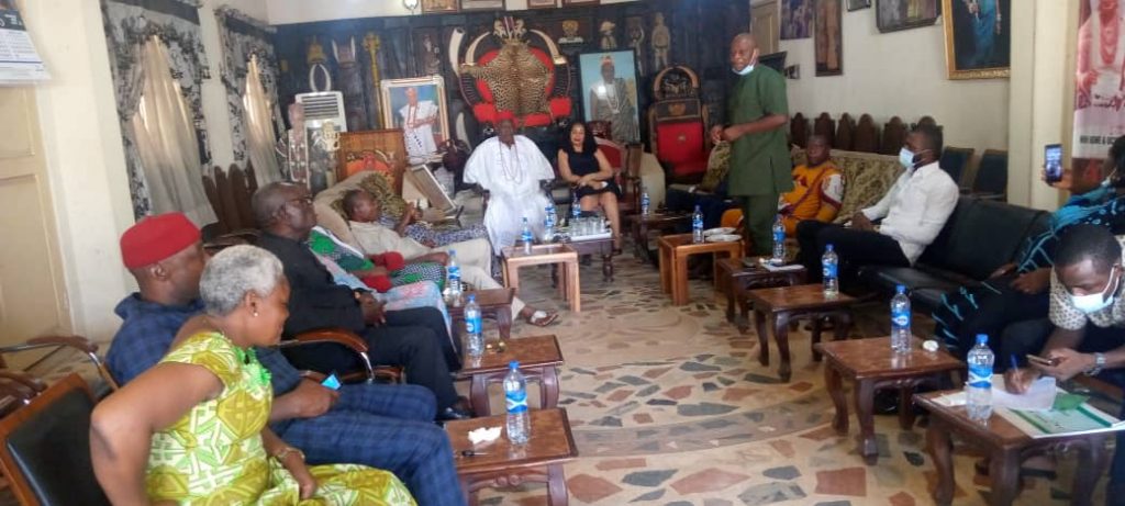 Traditional Ruler Of Abba Igwe Eze  Urges People To Ignore Rumours On  COVID -19 Vaccination