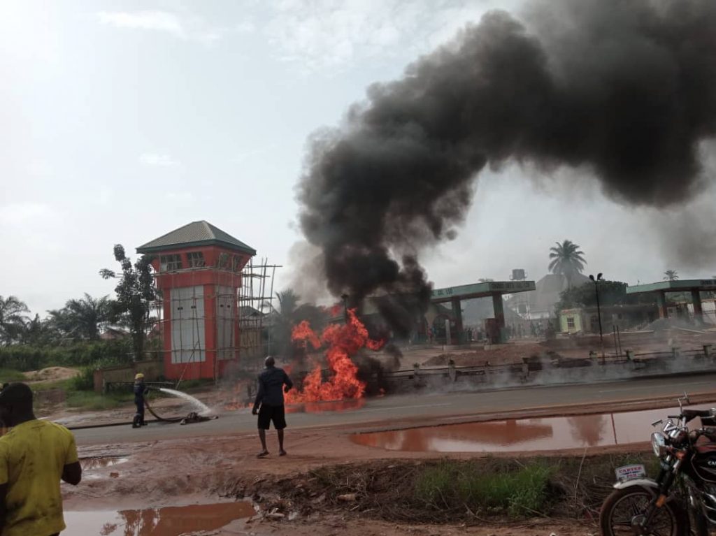 Pandemonium At Umunya Oyi Council Area As Gas Tanker Falls, Goes Up In Flames