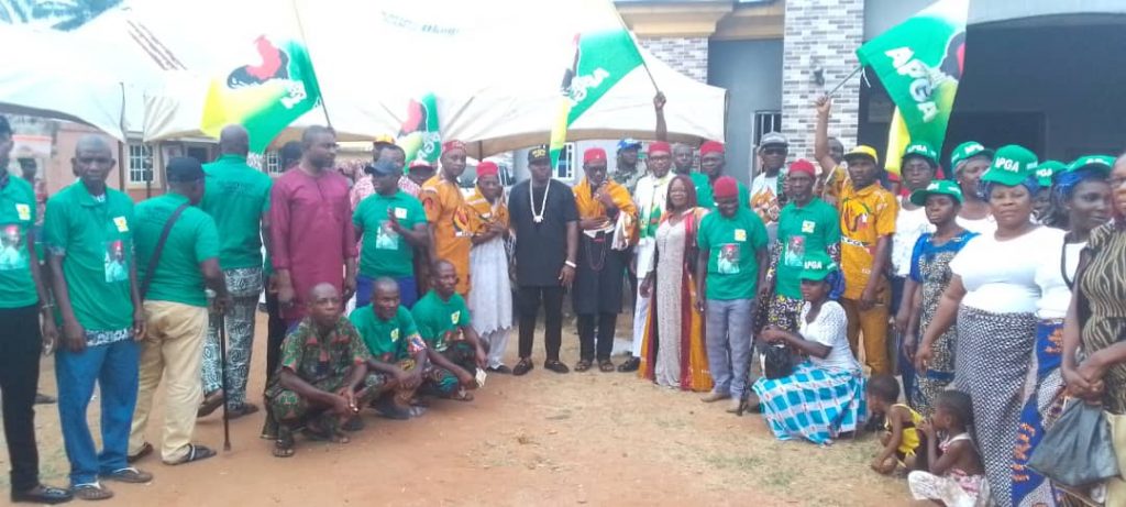Ozubulu Community Leader, Others Join APGA