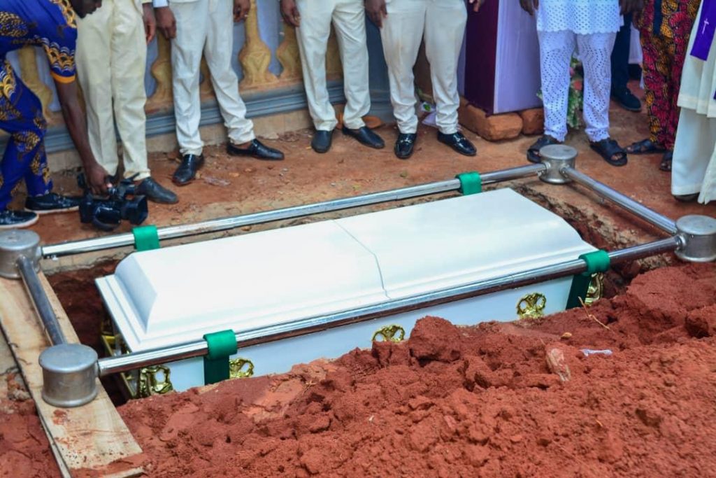Late Mrs  Nebolisa Buried In  Dusogu Village Awkuzu