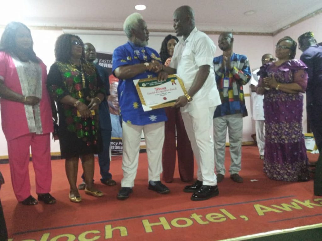 ABS MD  Obidiegwu Receives Special Service Award From   Eastern Nigeria Merit  Award
