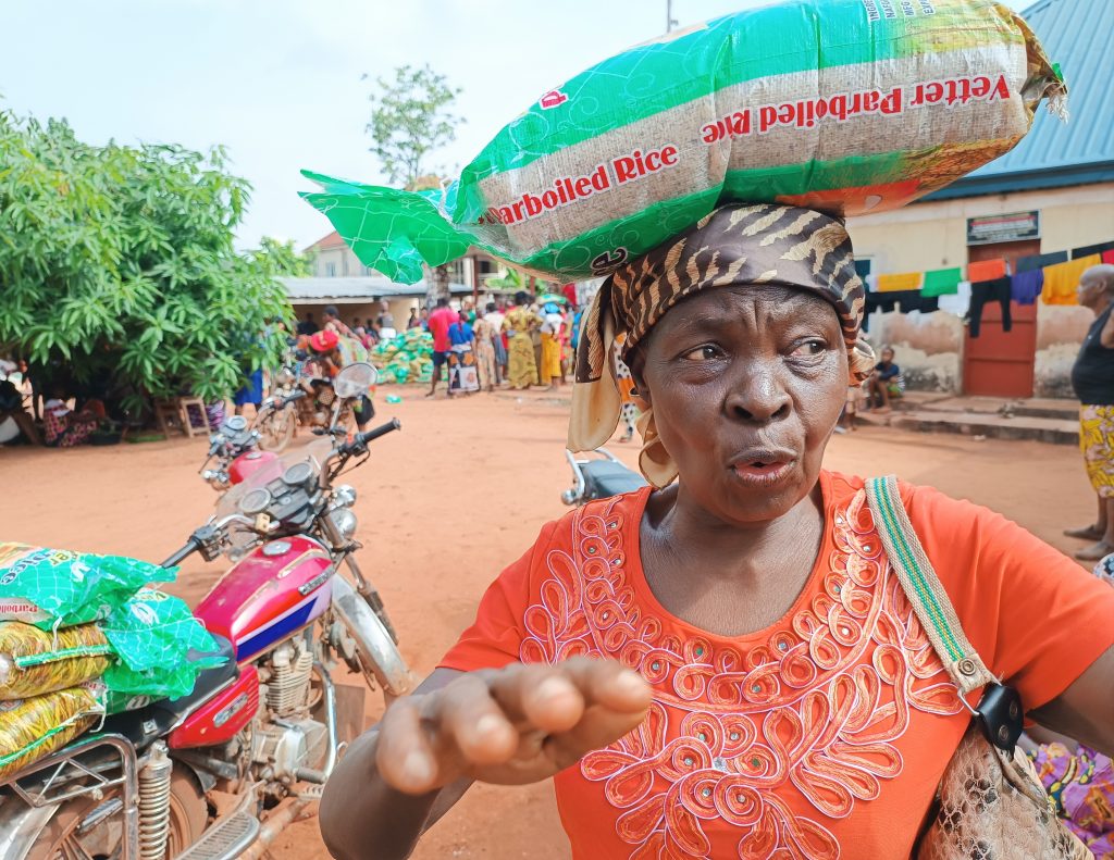 Philanthropist Distributes Bags Of Rice To Less Privileged Individuals In Enugwu-Agidi, Njikoka Council Area
