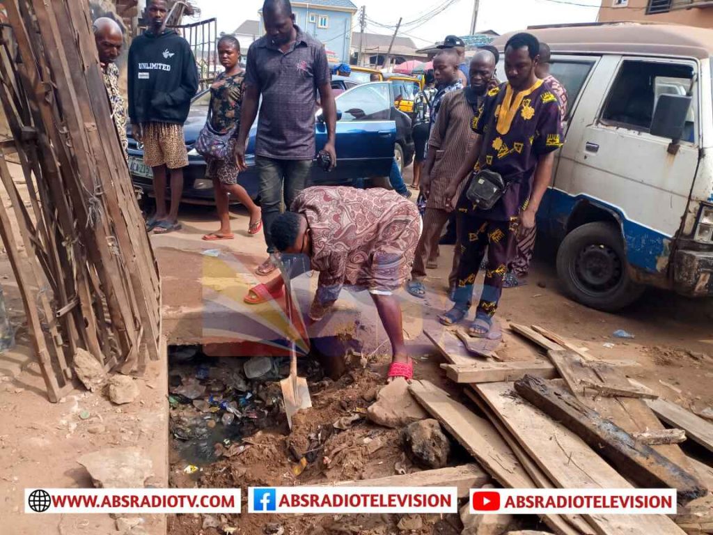 Eke Awka Market Traders Embark On Special Clean Up Exercise