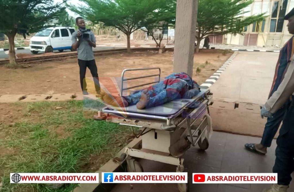 One Dead, Twenty Nine Others Injured As Coaster Bus Crashed At UNIZIK Temp site Junction, Awka