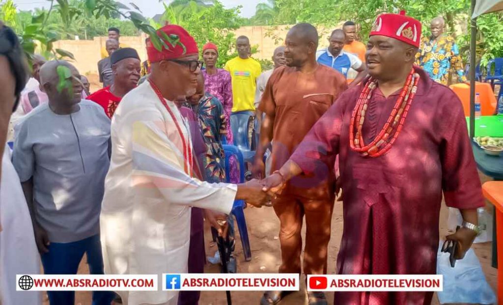 Ihite Traditional Ruler Ifurunwa Hosts Orumba South Traditional Ruler’s Council Members, Installs New Cabinet