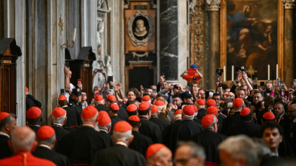 Vatican: 135 Cardinals To Commence Election Of New Pope May 7